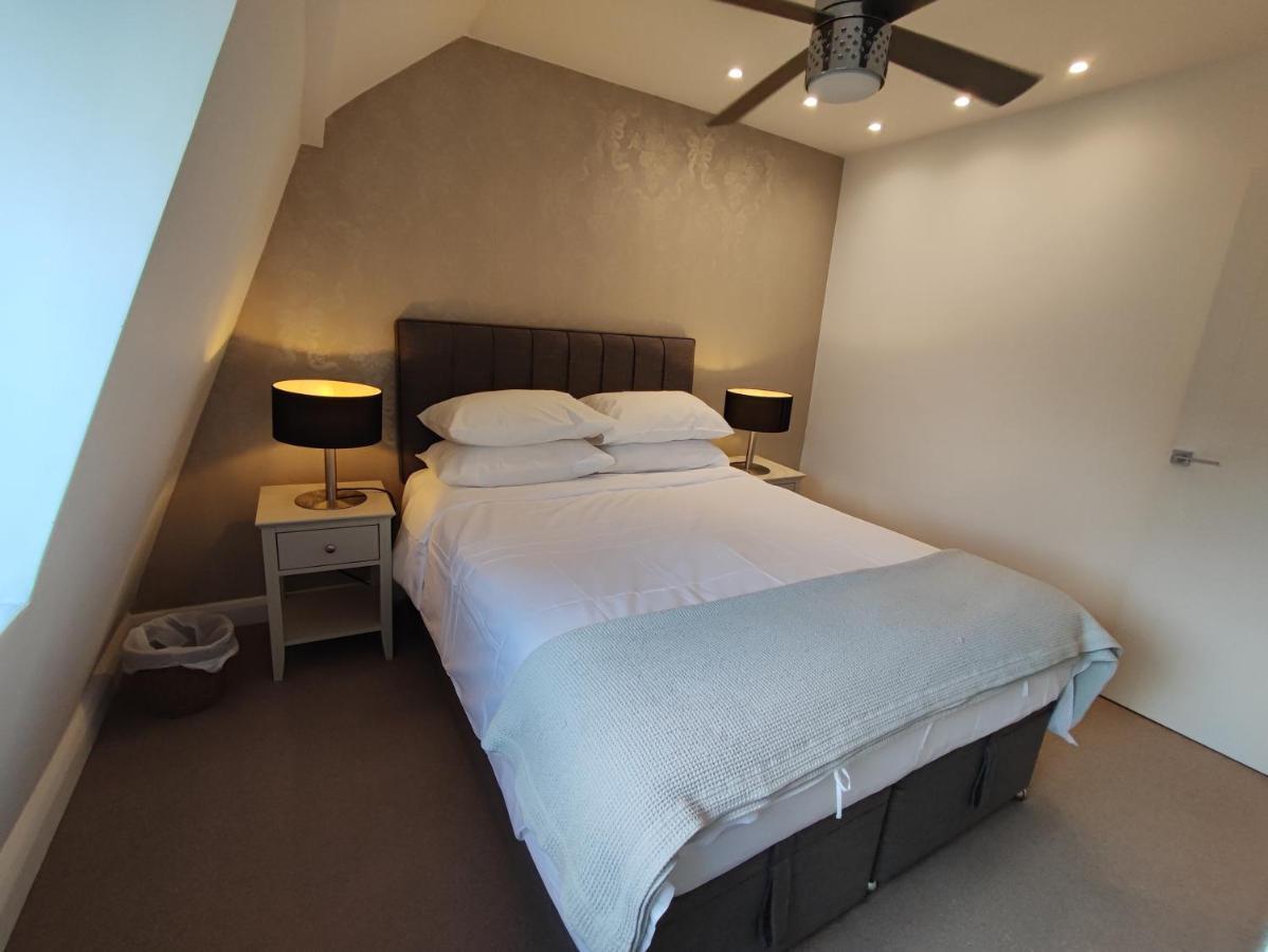 לונדון Modern 2 Bedroom Flat With Private Outdoor Terrace מראה חיצוני תמונה