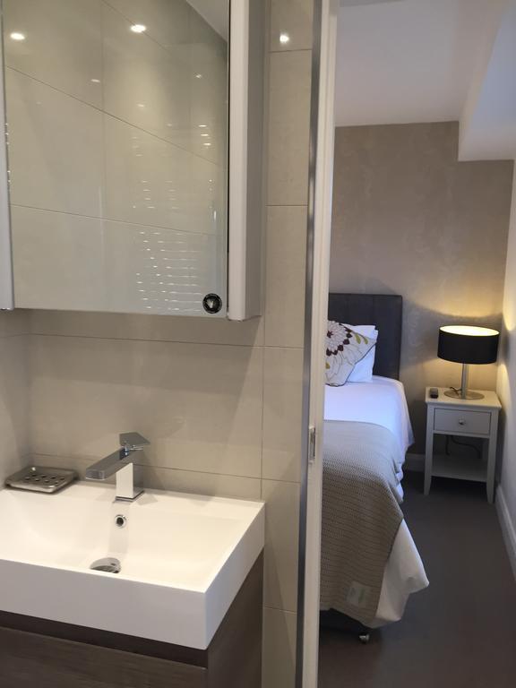 לונדון Modern 2 Bedroom Flat With Private Outdoor Terrace מראה חיצוני תמונה
